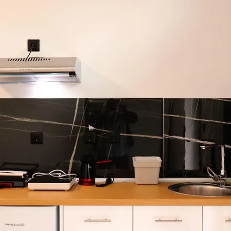 Elia بلاتامونيس